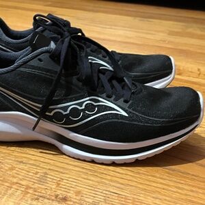 Saucony Kinvara 13 Women’s size 9 Black / Silver